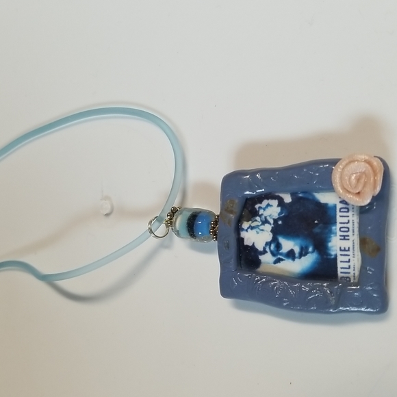 Vintage Necklace - Picture 2 of 3